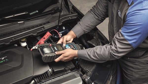 Talleres Especializados en Vehículos Comerciales Ford, Servicio, Mantenimiento y Reparación.
