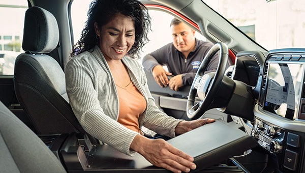 Servicio a Domicilio con Técnicos y Mecánicos Especializados en Vehículos Comerciales Ford.