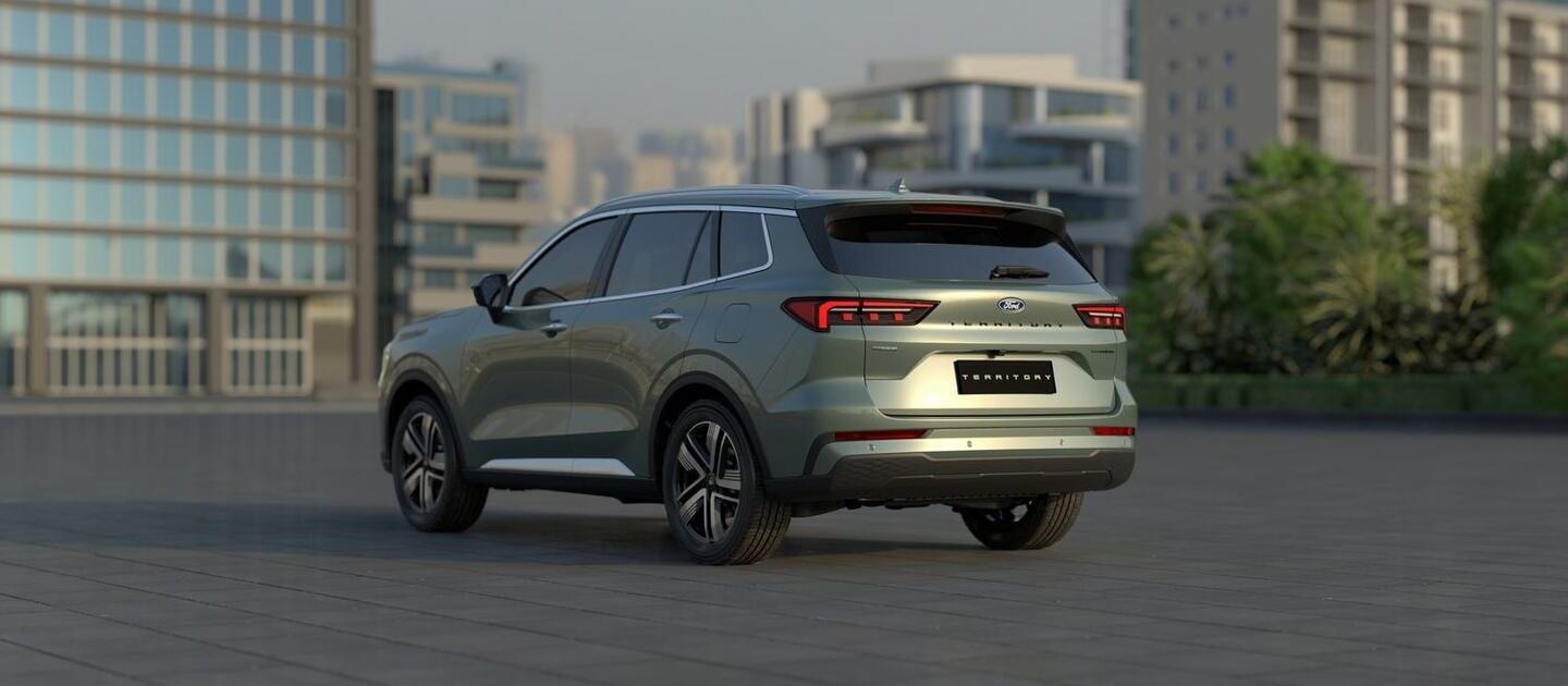 Parte trasera de Ford Territory Híbrida 2027 en exterior.