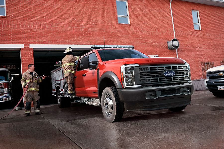 Ford F-550 XLT Chassis Cab with work body