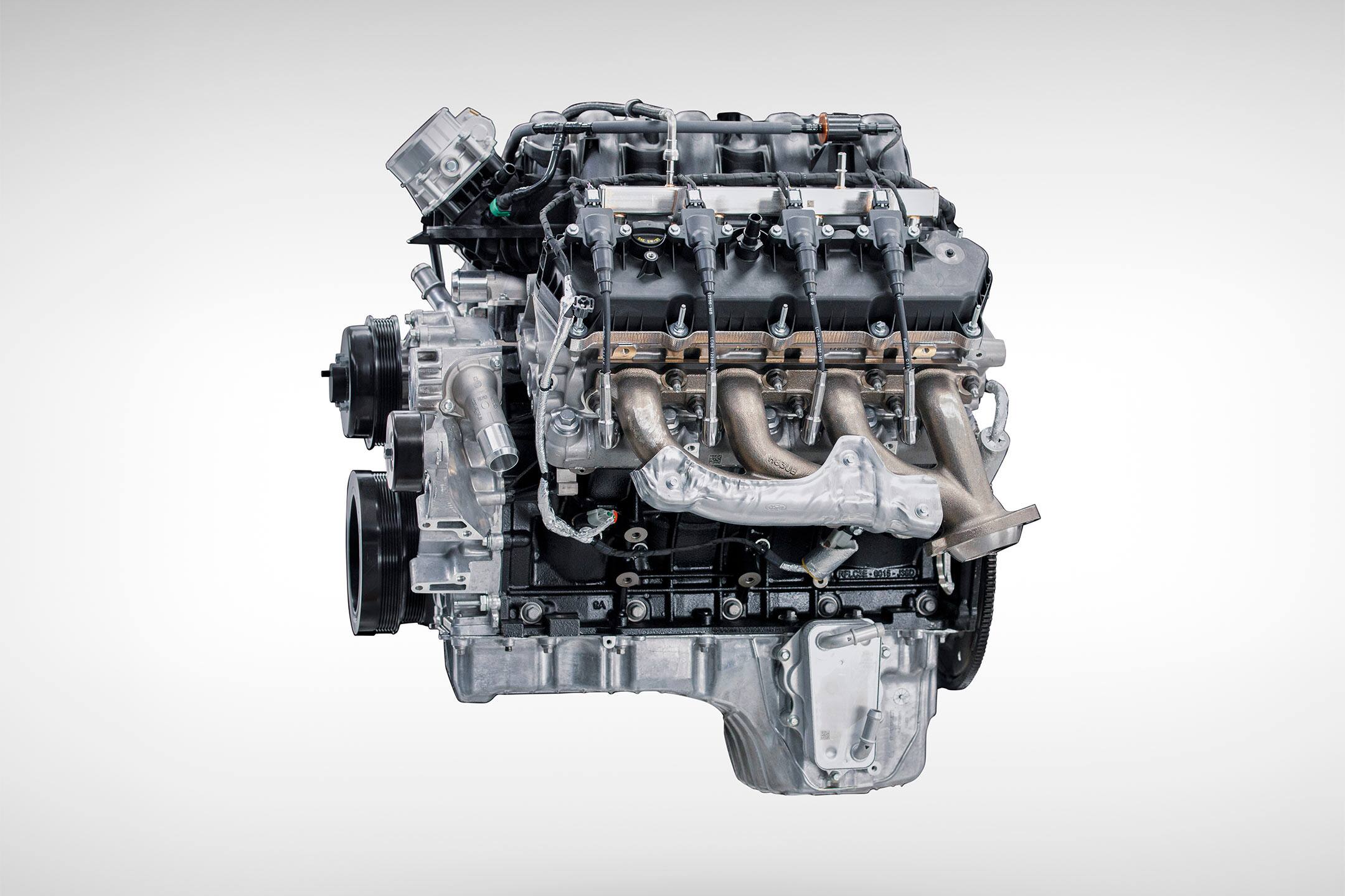 Image of the 6.8 liter PFI gas V8 engine