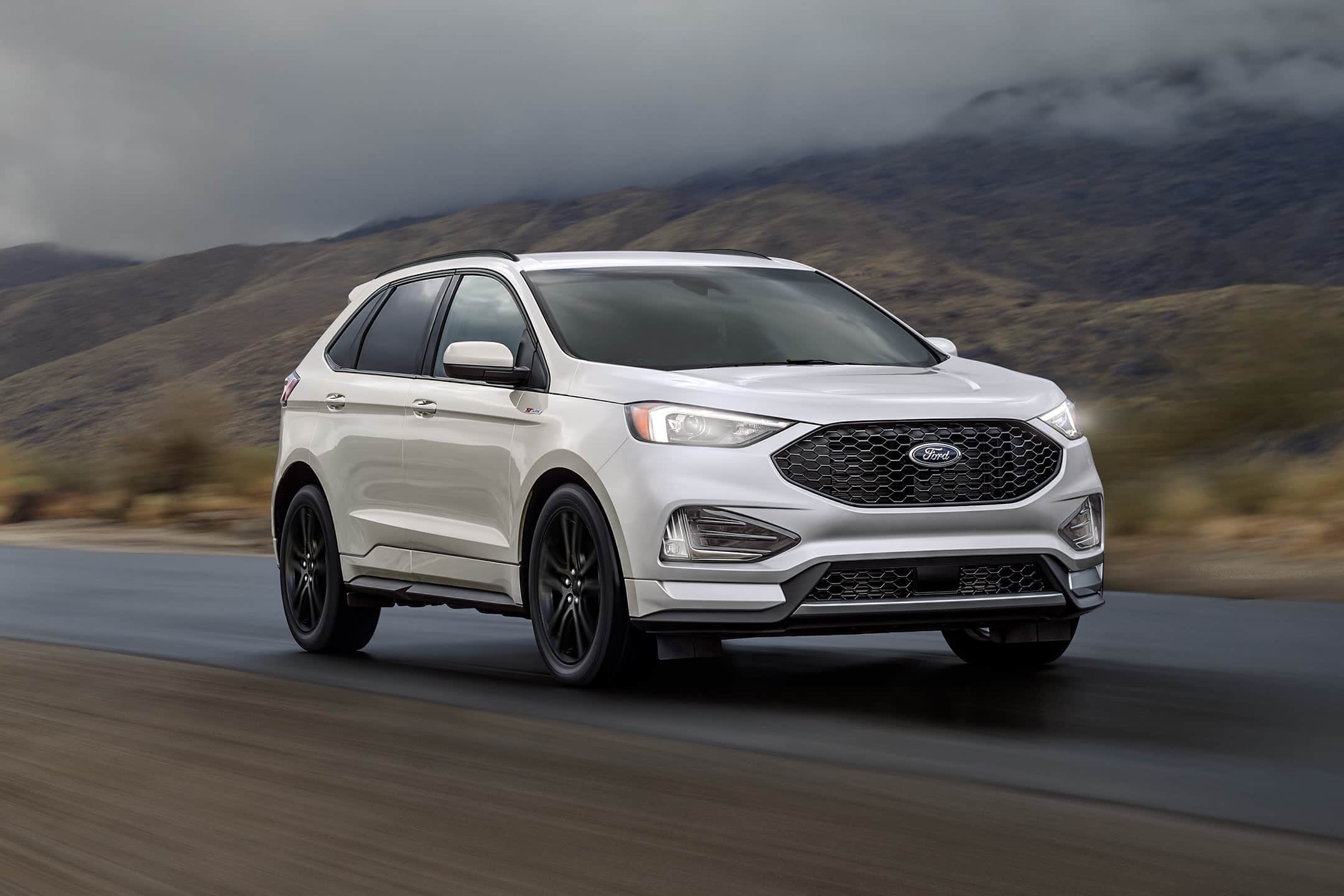 2023 Ford Edge® with LED signature lighting