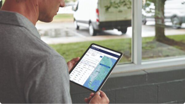 Customer using Asset Tracking on mobile device.