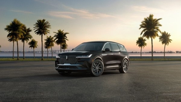 2025 Lincoln Nautilus Livery